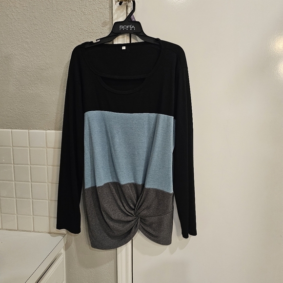 Amazon Tunic with Cut out Neckline & Twist Knot Black, Blue & Gray. 2XL EUC - Picture 2 of 9